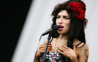 «El film biográfico sobre Amy Winehouse se estrenará en un año o dos»